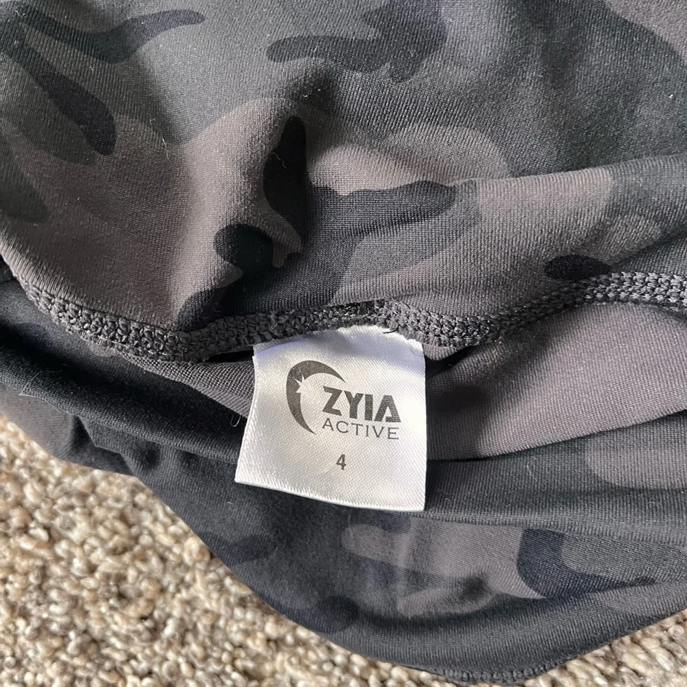 Zyia leggings size 4 (20.5 inch inseam)_5